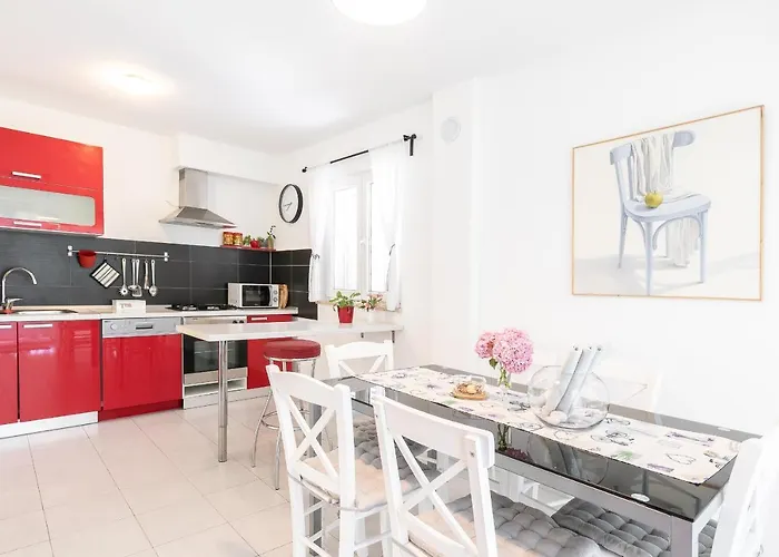 Apartament Karisima *