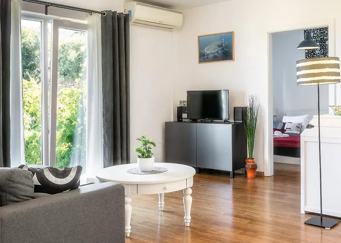 Apartament Karisima *