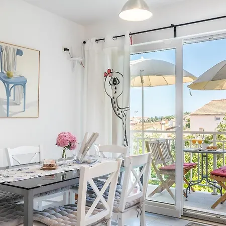 Karisima Apartment *